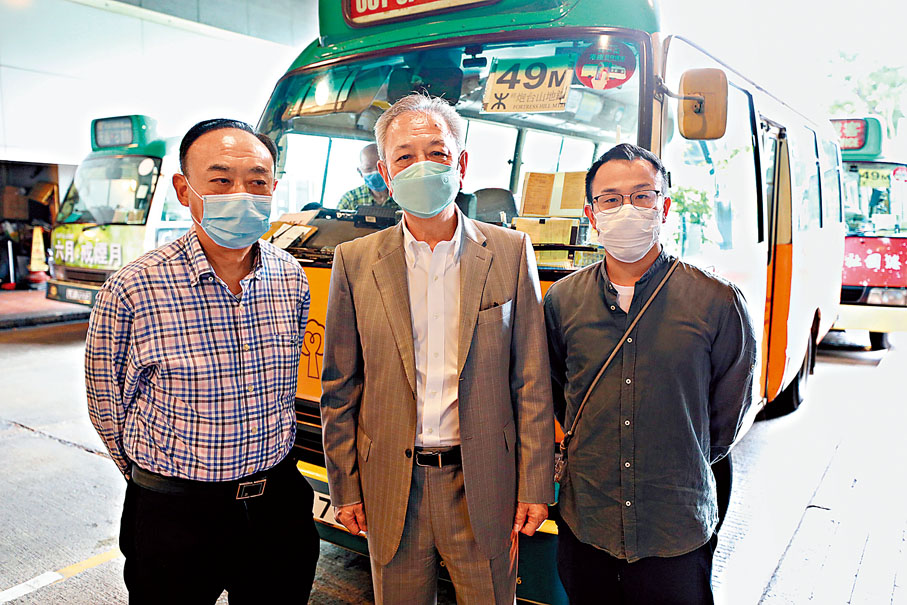◆(左起）馬僑生、易志明，及金匙車務營運總監陳志輝。香港文匯報記者 攝