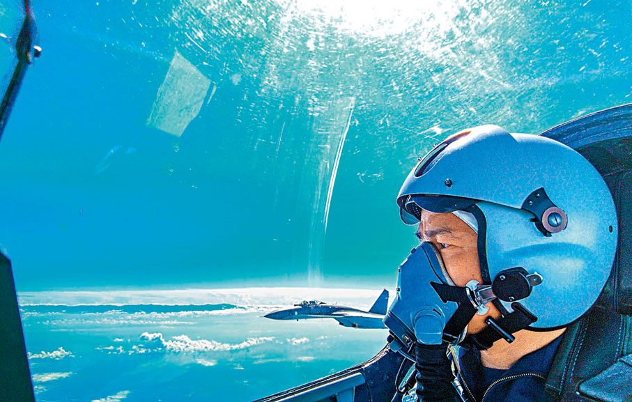 ◆ 解放軍戰機飛行員。 資料圖片