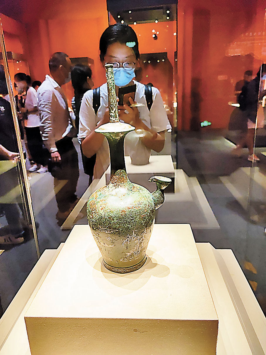 ◆青銅淨瓶。韓國 高麗時代（公元918-1392年）