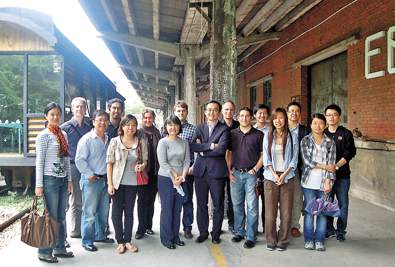 ◆徐志劍2011年與當時公司團隊及外地專家，在廣州參與舊城改造的項目活動。