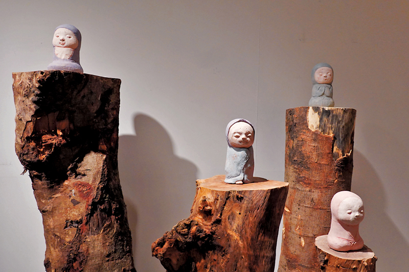 ◆仲夏裏享受天然木香的大小精靈。