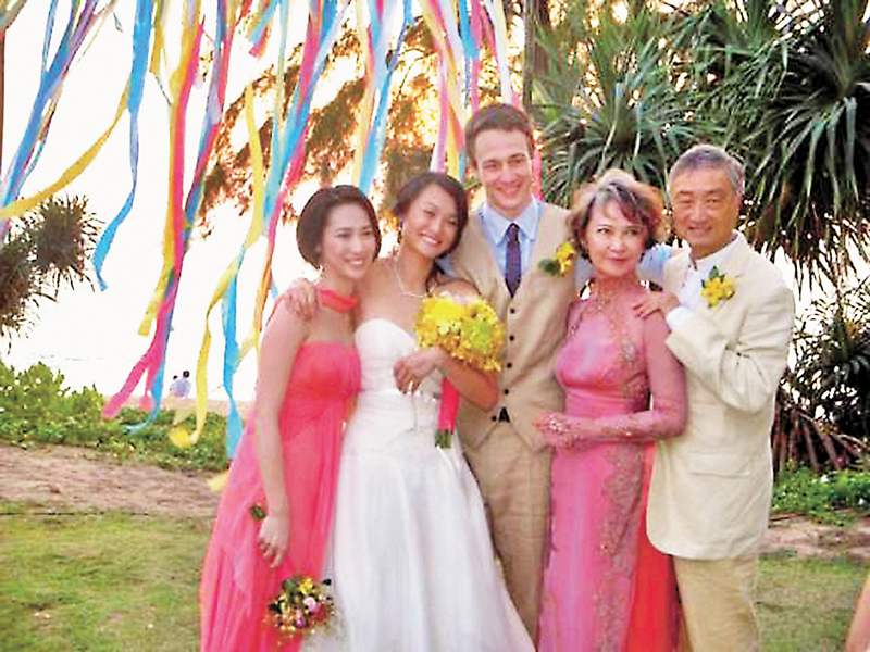 ◆ 2012年，張正甫夫婦出席女兒凱的婚禮。