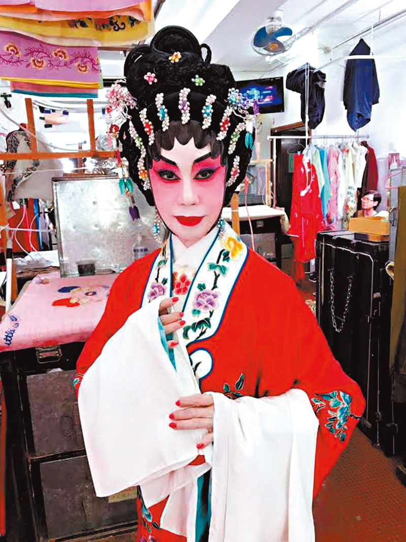 ◆岑翠紅舞台造型美麗端莊，演藝豐富傳統。