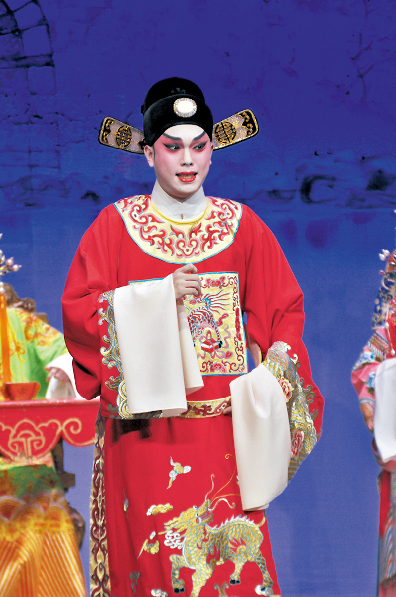 ◆黃成彬是新秀粵劇小生，演出相當多。