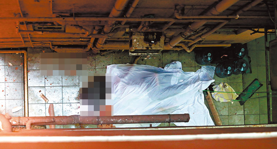 ◆墮樓青年當場死亡。 香港文匯報記者  攝