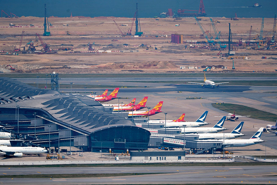 ◆廉署拘30人疑涉三跑工程貪污。圖為香港國際機場第三跑道施工工地。 資料圖片