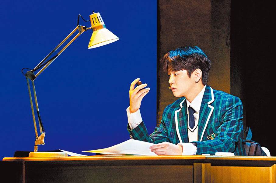 ◆REN氣質清麗脫俗，格外迷人。