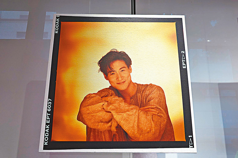 ◆1991年張學友《一顆不變心》唱片封套，黃偉國作品。