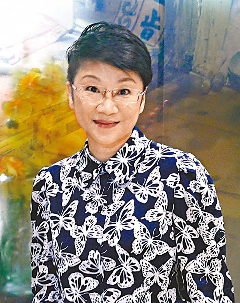 ◆劉惠鳴熱愛粵劇，工作不分晝夜。