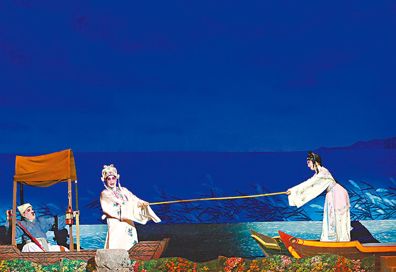 ◆藍天佑、鄭雅琪和梁煒康合演《追舟》。