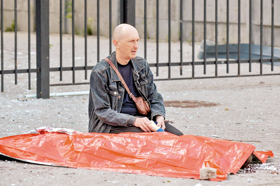 ◆7月20日，空襲導致一名13歲孩子喪生。 路透社