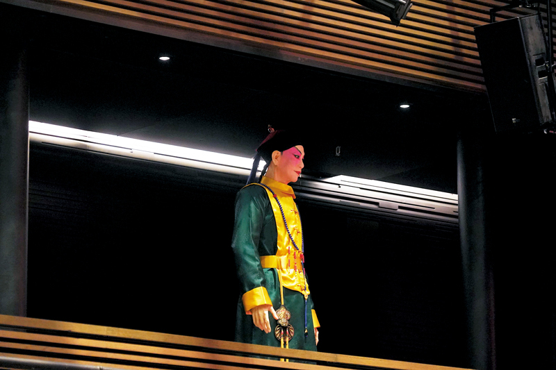 ◆機械人演的角色是劇中主角的太爺。