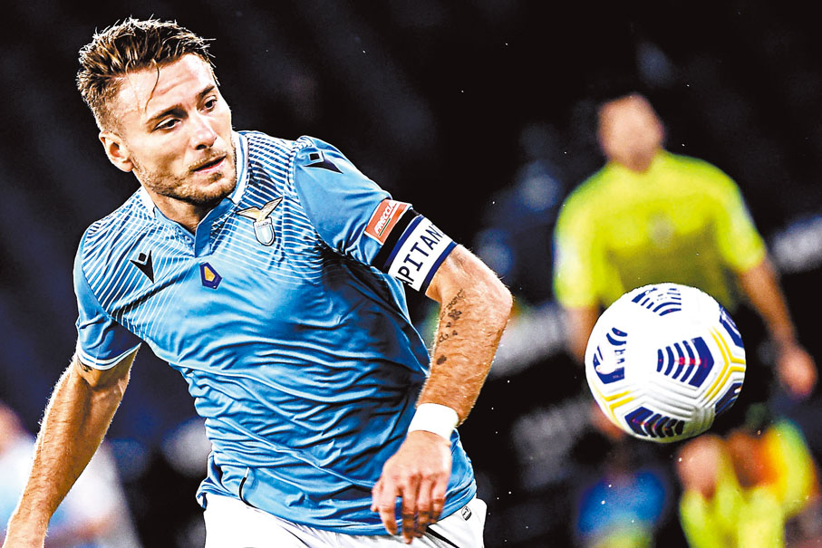 ◆ 恩莫比尼雖然已經32歲，但上屆領跑意甲射手榜足證寶刀未老，是拉素的主要攻擊點。  法新社