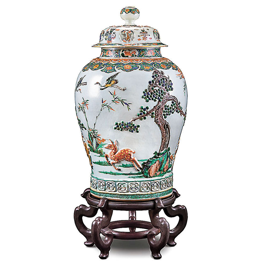 ◆清康熙五彩雕瓷「松·竹·梅」大蓋罐