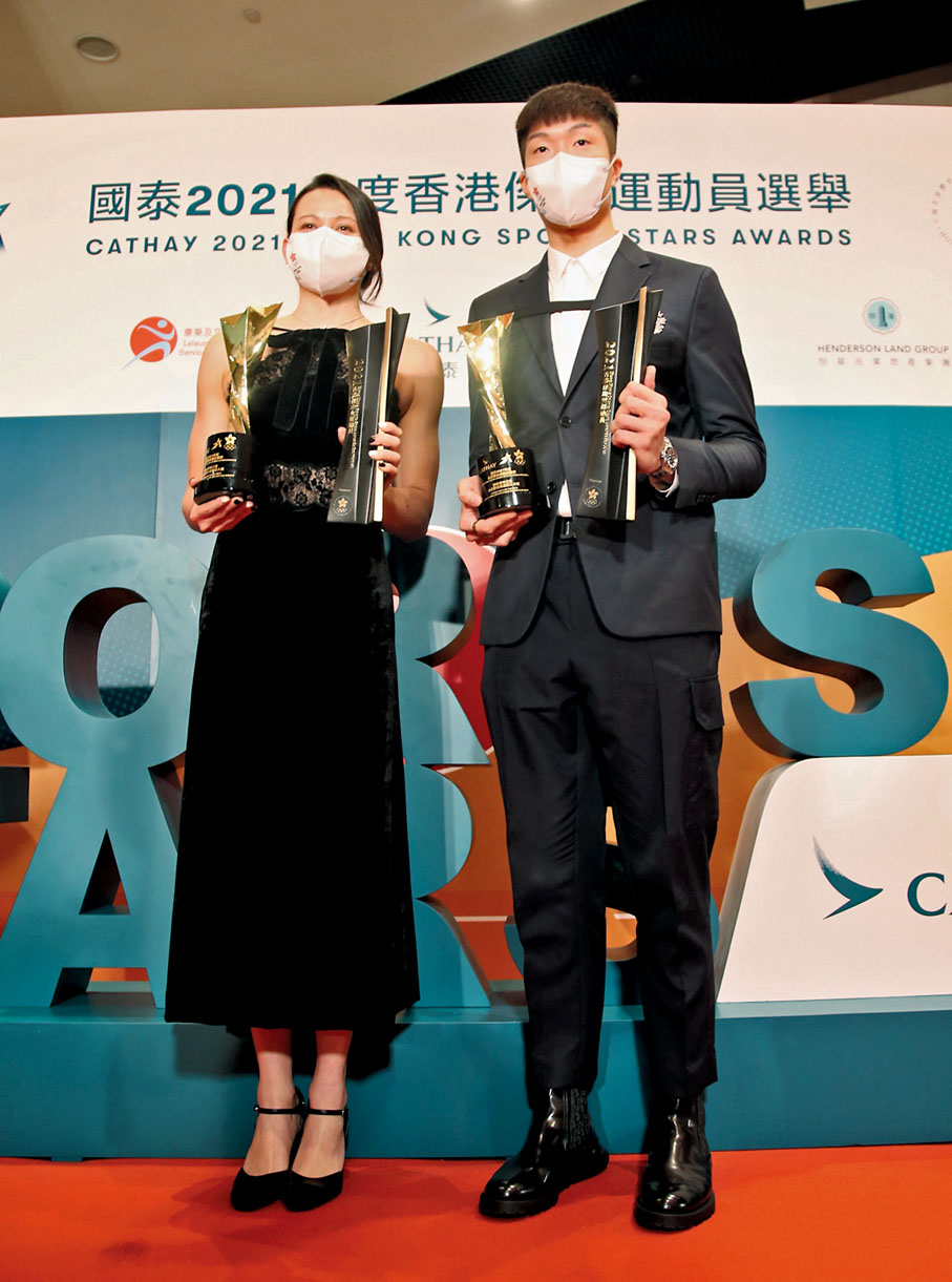 ◆張家朗（右）和何詩蓓首膺星中之星。 香港文匯報記者黎永淦 攝