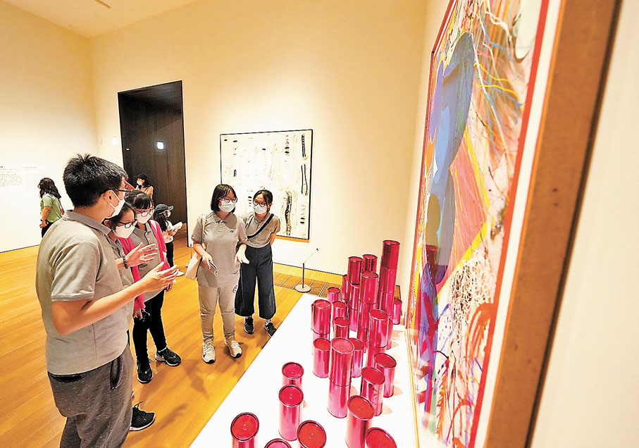 ◆ 學員在M+博物館欣賞藝術作品。