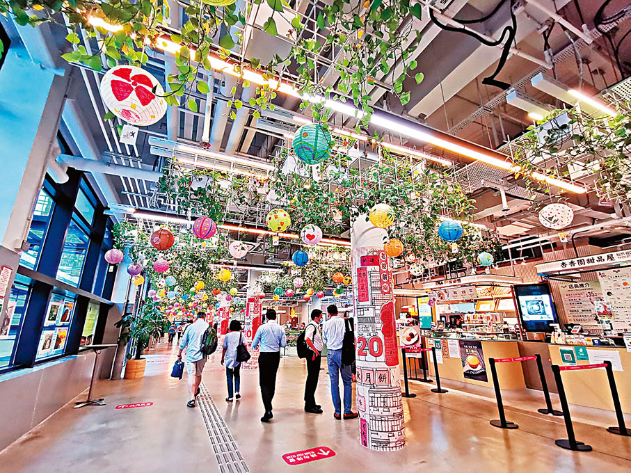 ◆位於二樓的食街滿布燈籠