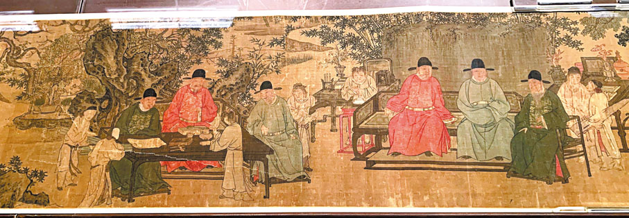 ◆中國繪畫史上的經典佳作、鎮江博物館館藏的明代謝環《杏園雅集圖》（部分），呈現了群臣弦歌酒宴的場景。 記者于珈琳 攝