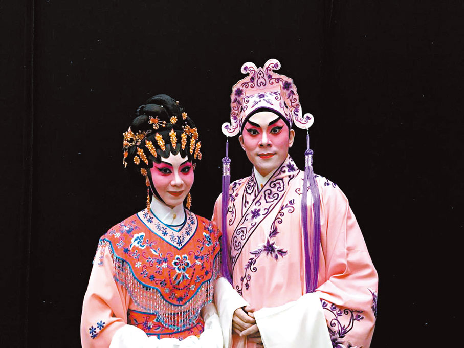 ◆梁兆明和林子青舞台造型合襯。