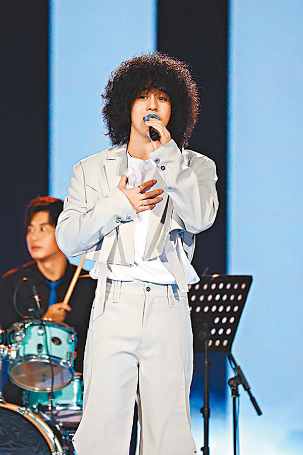 ◆ 曾比特在中秋佳節與大家一起勇敢追夢！