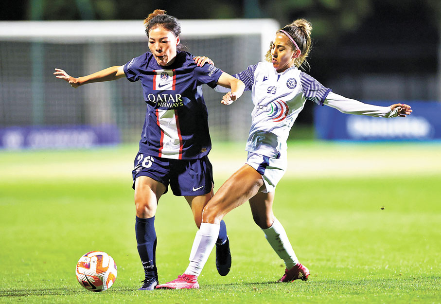 ◆李夢雯（左）在法甲女子聯賽上演首秀。新華社