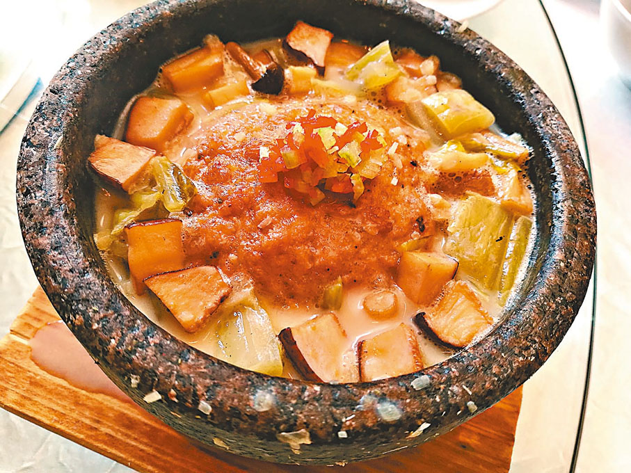 ◆石鍋酸菜鮮菌素肉獅子頭