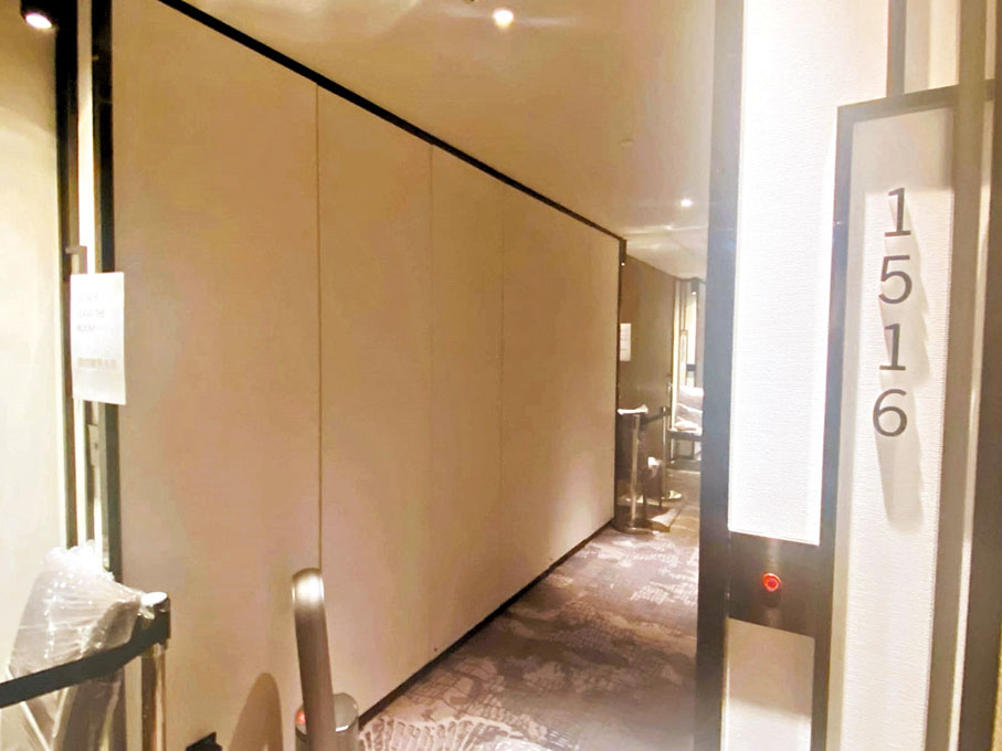 ◆檢疫酒店之一,香港東涌福朋喜來登酒店增加房間供應。圖為香港東涌福朋喜來登酒店客房走廊。資料圖片