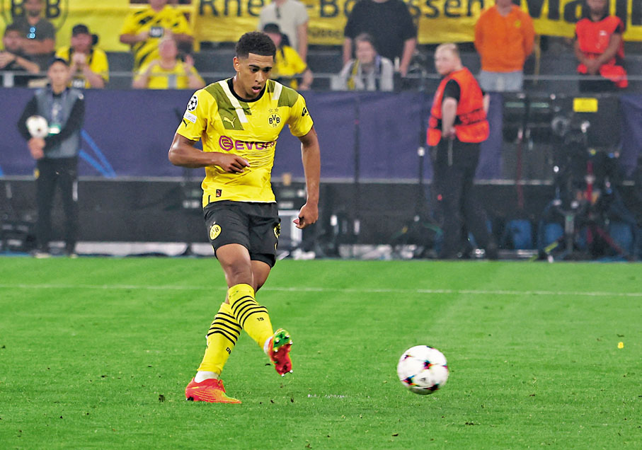 ◆ 多蒙特防守中場比寧咸是役料將受到很大壓力。路透社