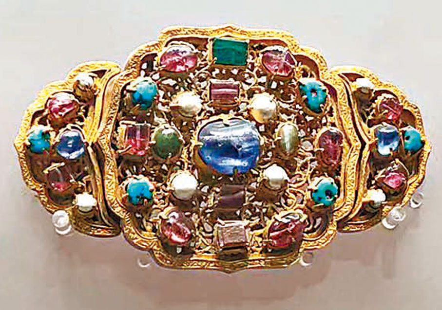 ◆鑲寶石金帶飾