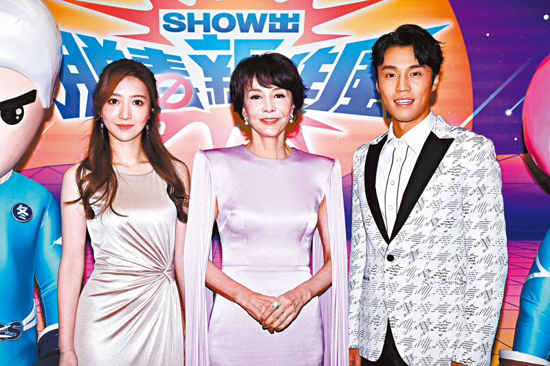 ◆大會司儀分別為何依婷、鄭裕玲及丁子朗。