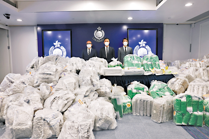 ◆ 警方檢獲904.5公斤大麻花。香港文匯報記者劉友光  攝