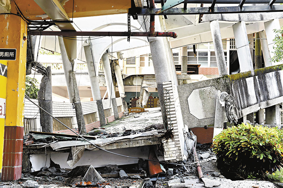 ◆台灣花蓮玉里春日小學部分校舍被震塌。 中通社