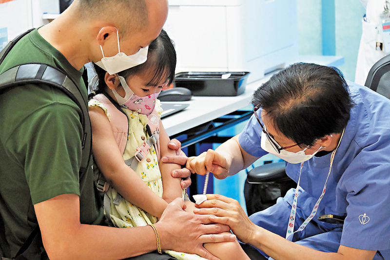 ◆3歲以下幼童8月4日才獲納入接種疫苗範圍。 資料圖片