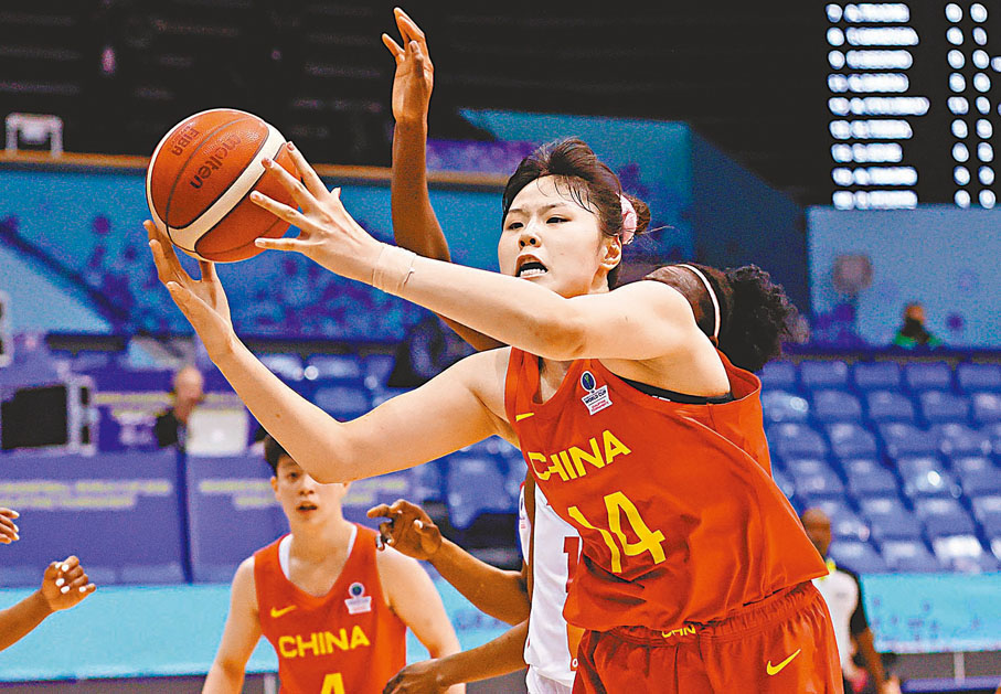 ◆李月汝已成為女籃主力。 新華社