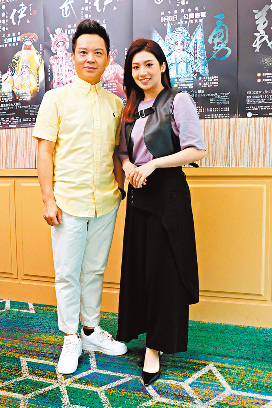 ◆宋洪波與梁非同於《周瑜赤壁建奇功》中主演周瑜和小喬。