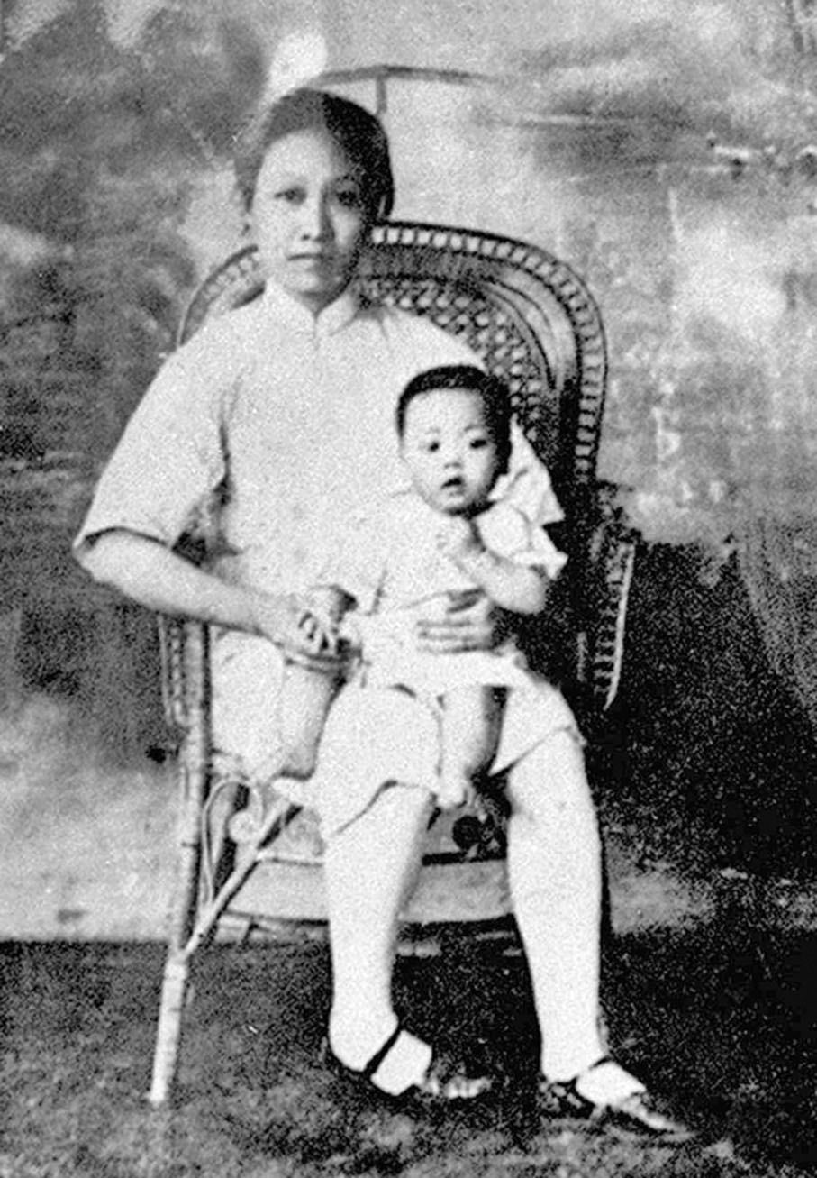 ◆趙一曼和兒子的合影。 新華社