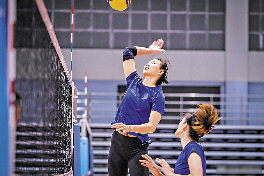 ◆龔翔宇（上）是中國女排其中一個最穩定的得分點。 微博圖片