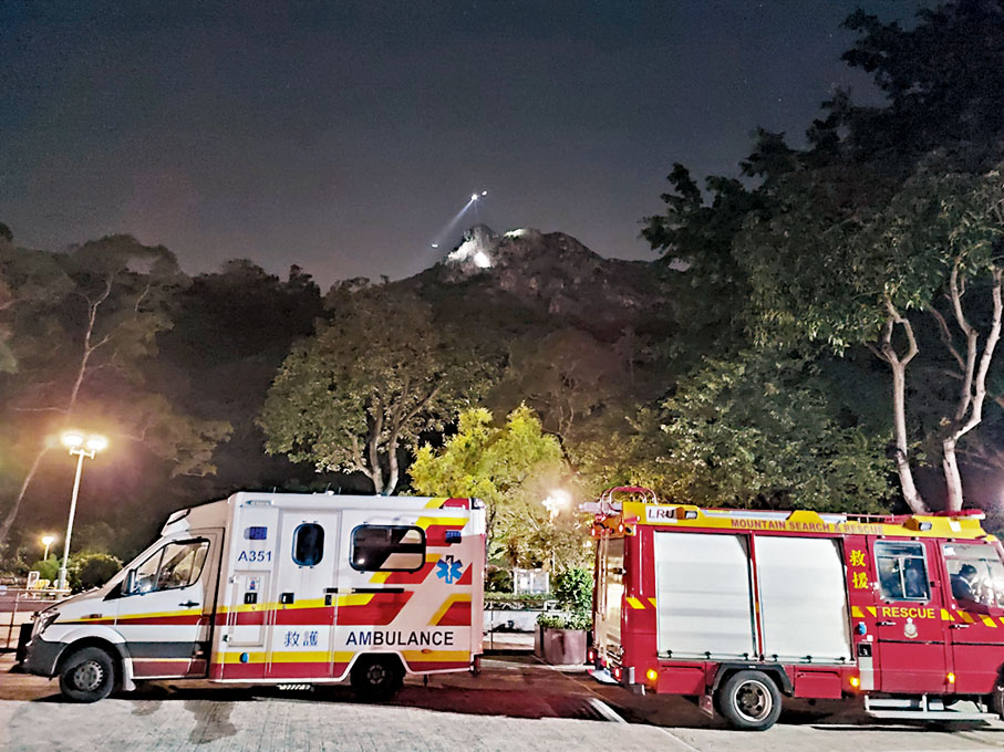 ◆昨晚有男子於獅子山行山墮崖，救援人員尋獲證實死亡。