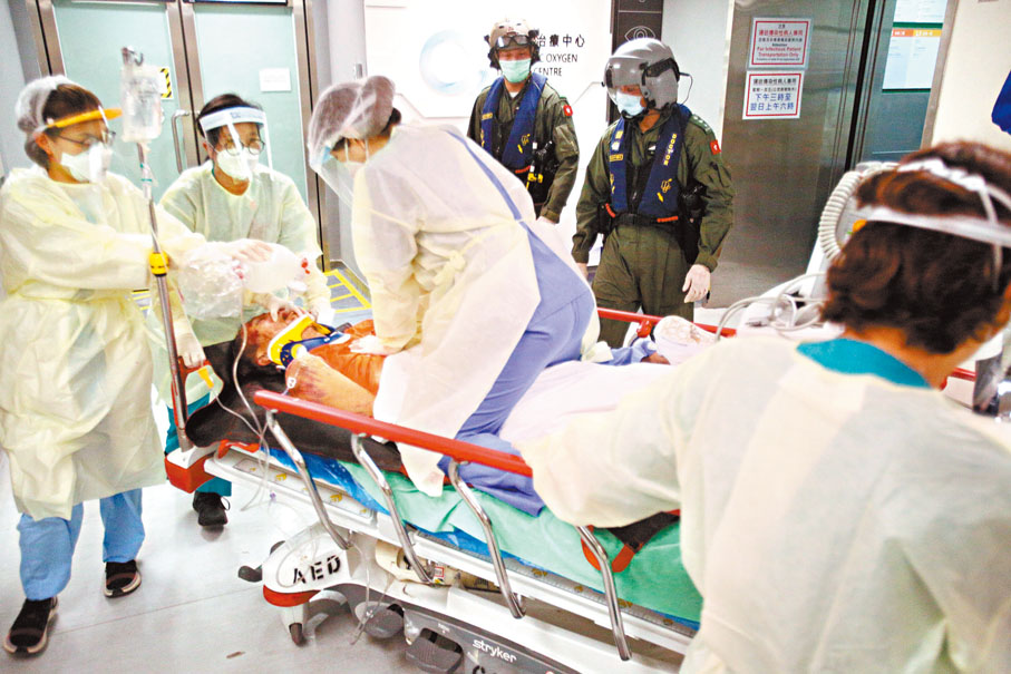 ◆男子在大嶼山彌䃟石澗墮下，直升機救起送院不治 。