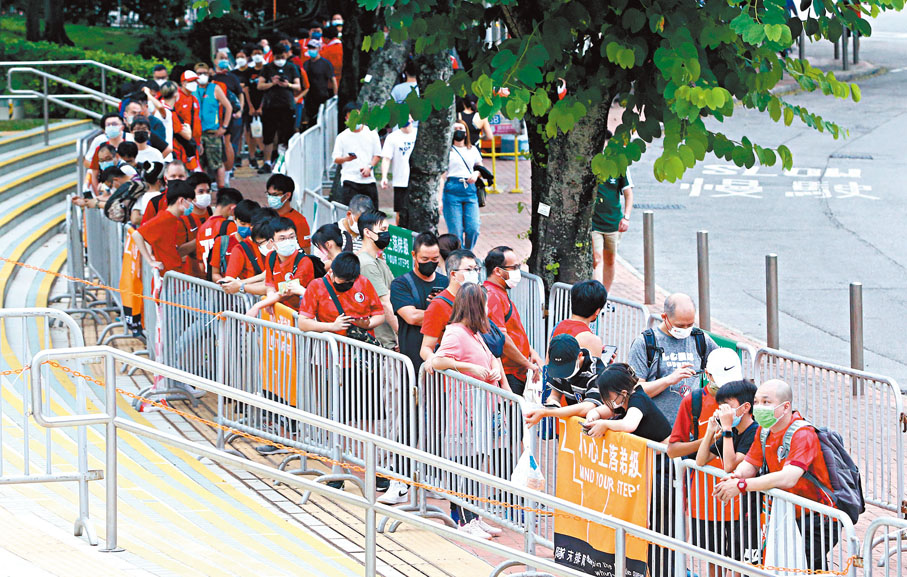 ◆ 港足對緬甸比賽吸引到12,264人入座。 香港文匯報記者黎永淦 攝