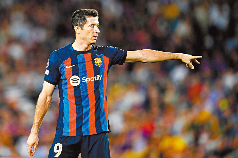 ◆多場硬仗在後卻爆發傷兵潮，巴塞更加要期望入球重心羅拔利雲度夫斯基能夠保持健康。法新社