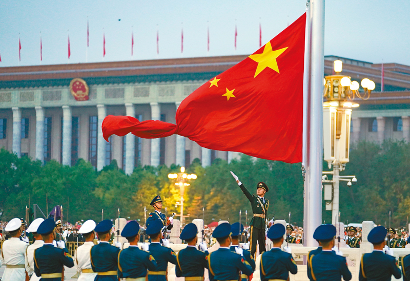 ◆10月1日清晨，隆重的升國旗儀式在北京天安門廣場舉行，慶祝中華人民共和國成立73周年。 新華社