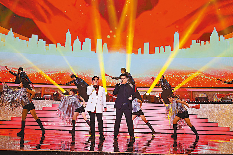 ◆ 呂方（左）、蘇永康壓軸獻唱經典金曲。