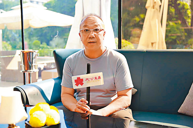 ◆吳錦源接受香港文匯報專訪。記者胡若璋  攝