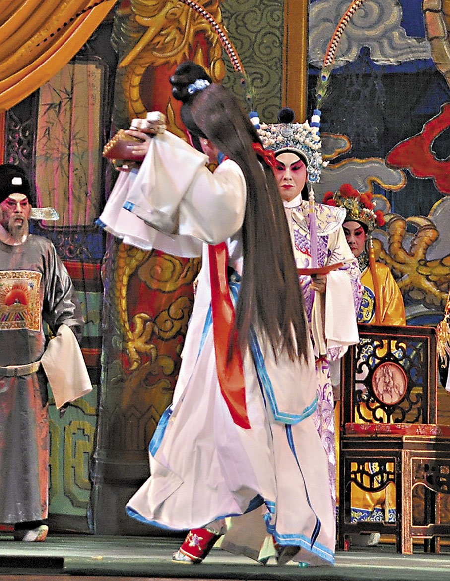 ◆御玲瓏多年前演《風流天子》在上金殿一場，演繹踩蹺功架。