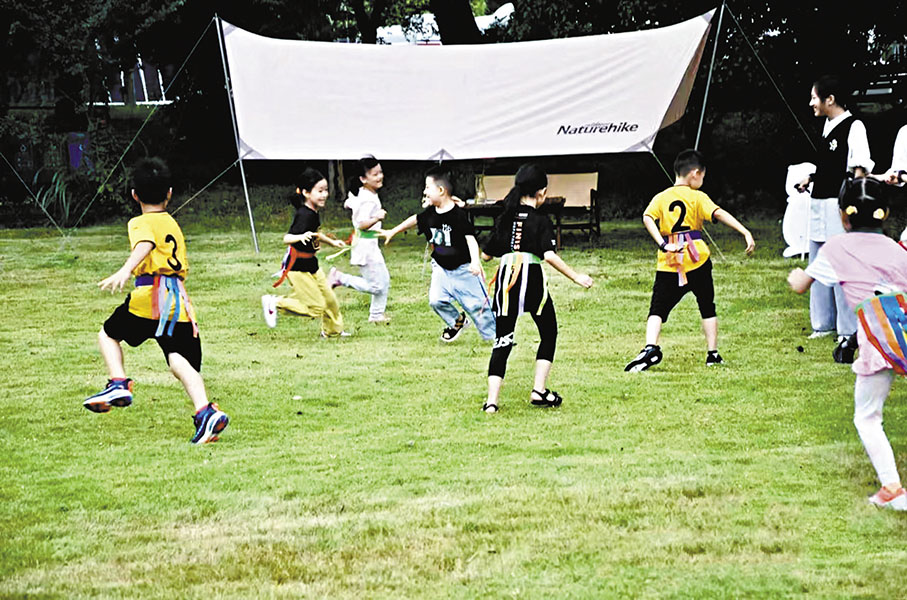 ◆國慶假期，營地為孩子們準備了許多互動遊戲。 受訪者供圖