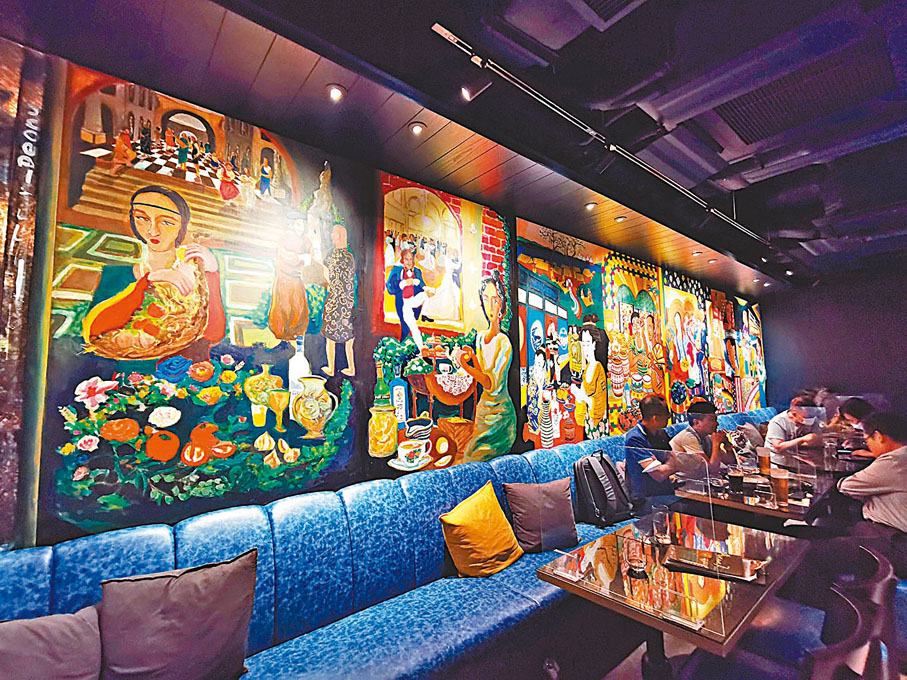 ◆結合專屬的藝術故事及酒吧牆上的原創壁畫