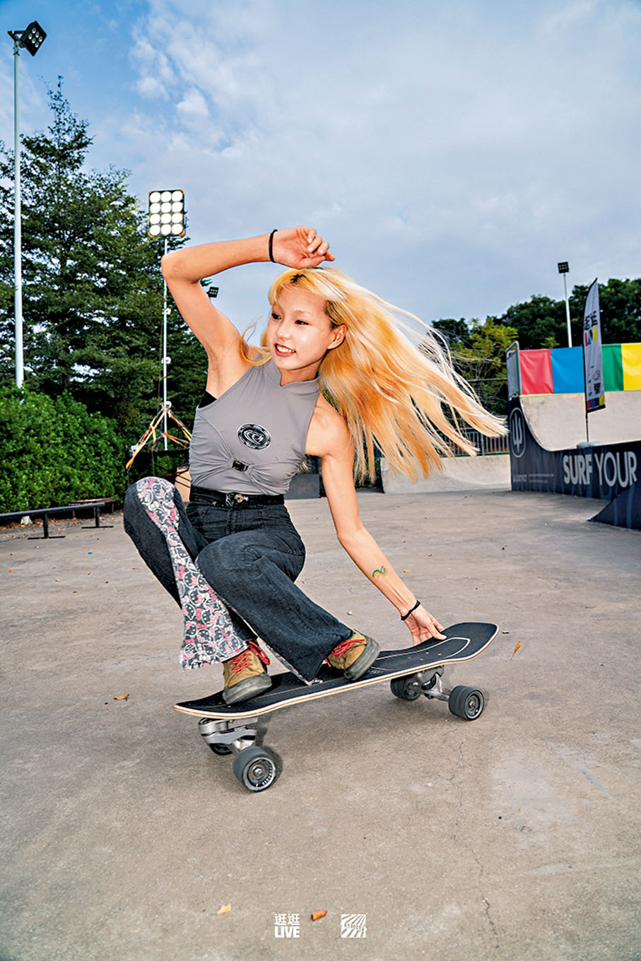 ◆小眾運動愛好者徐水晶正在玩陸地衝浪。 受訪者供圖