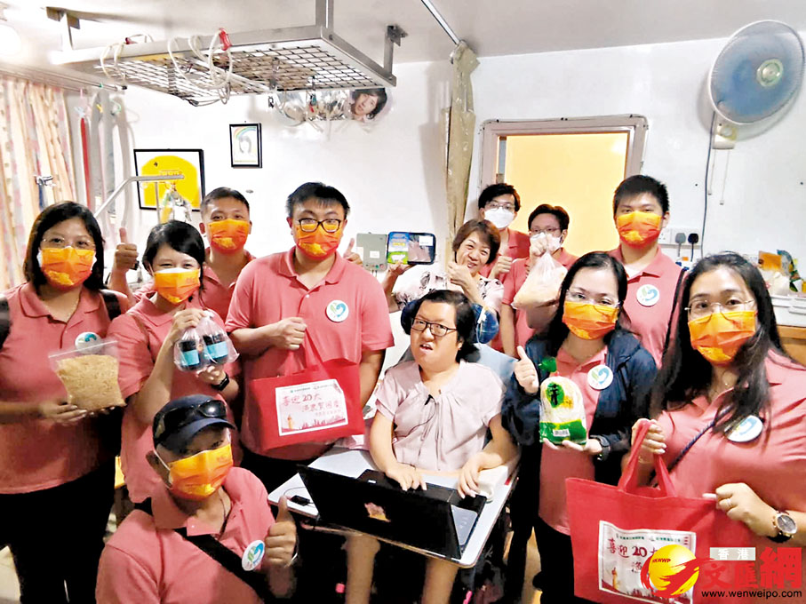 ◆漁農關愛隊開展送暖行動，送上本地漁民文化福袋，並安排「雲導賞」魚排，為病童圓夢。受訪者供圖