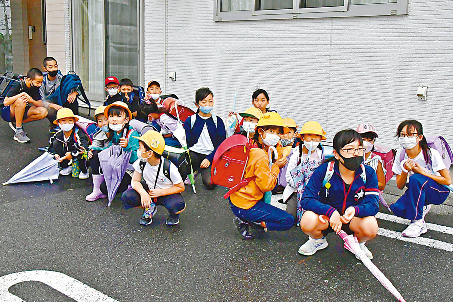 ◆日本政府向北部和東北部居民發出警報，要求他們尋找掩護。美聯社